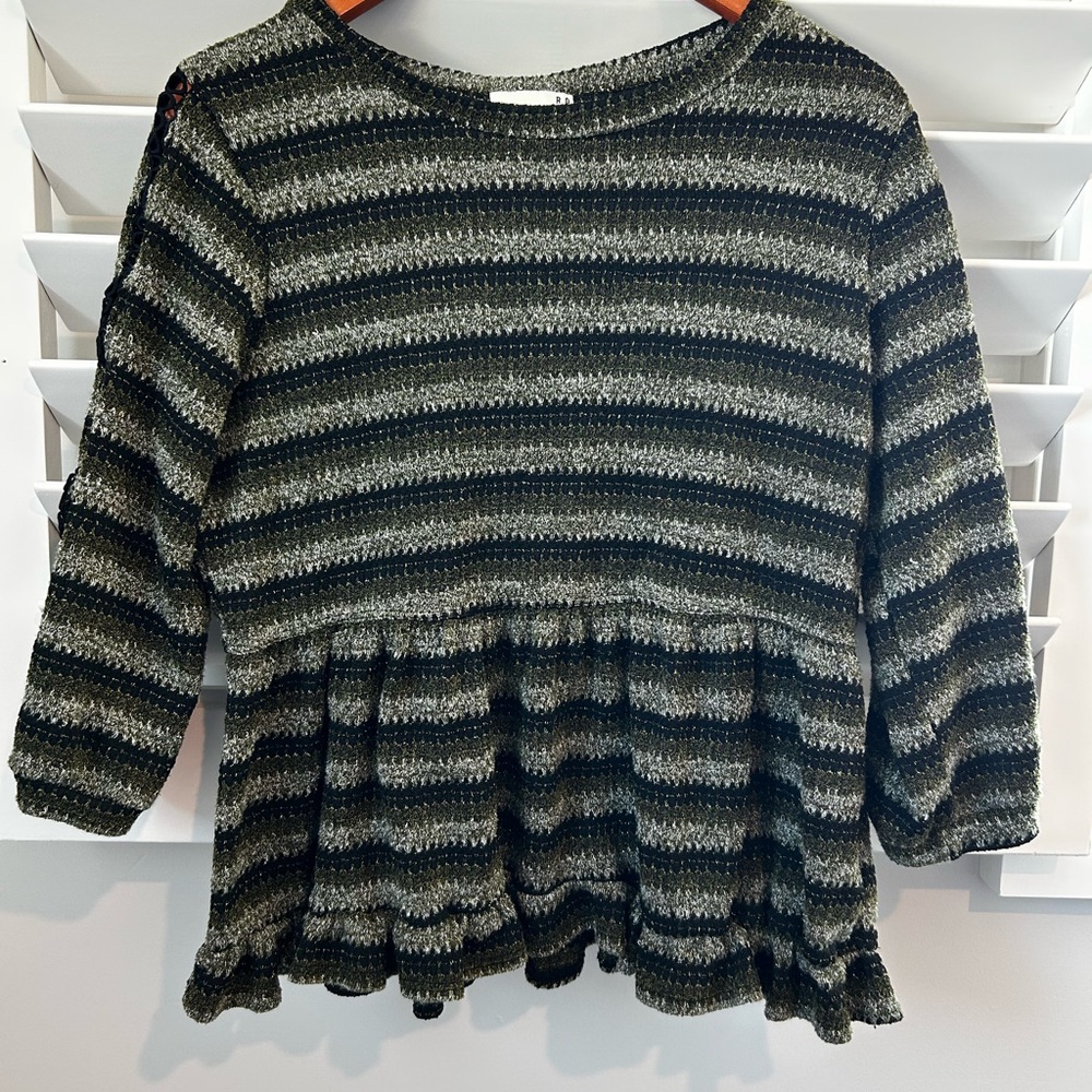 RO+DE Green & Black Peplum Sweater Long Sleeve w/ Lace details on Sleeves Size L